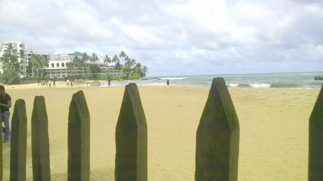 Ranveli Beach Resort Dehiwala-Mount Lavinia Exteriör bild