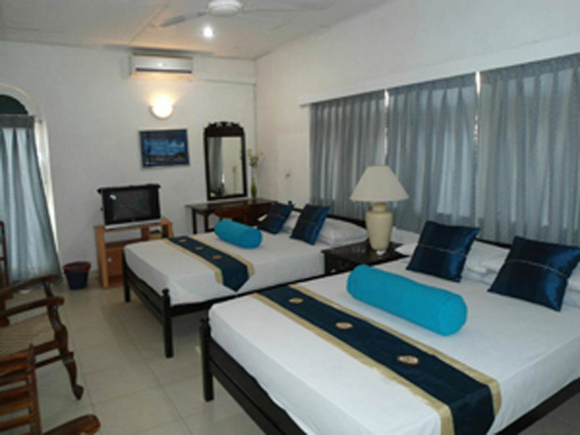 Ranveli Beach Resort Dehiwala-Mount Lavinia Exteriör bild