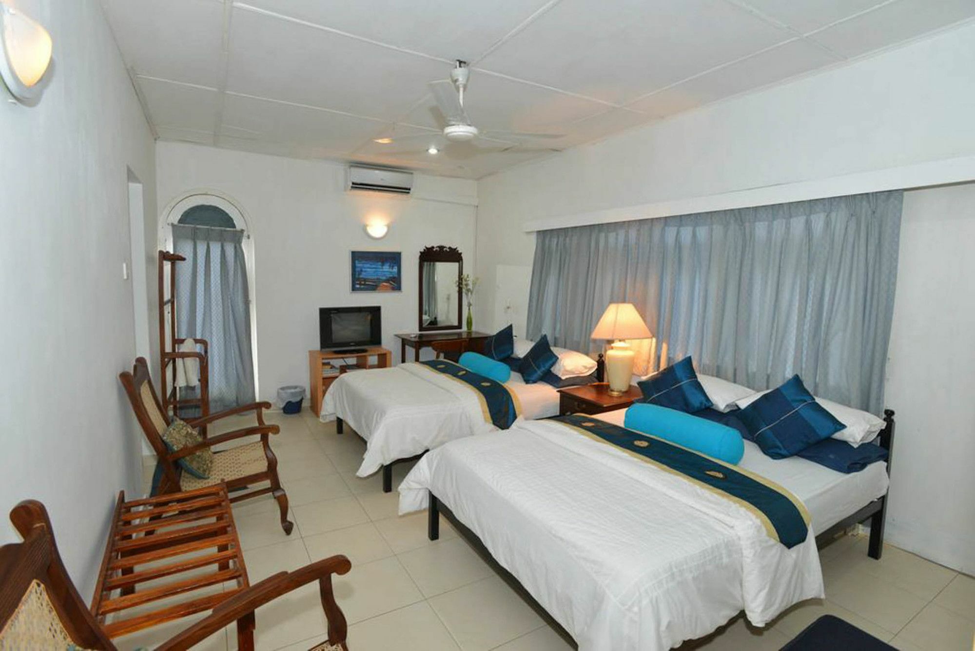 Ranveli Beach Resort Dehiwala-Mount Lavinia Exteriör bild